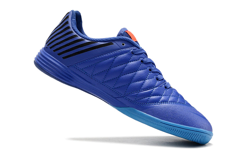 Chuteira Futsal Nike Lunar Gato II azul com detalhes pretos e solado claro