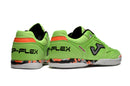 Chuteira de futsal Joma Top Flex Rebound na cor verde, com detalhes em preto e laranja.
