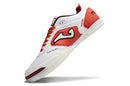 Chuteira de futsal Joma Top Flex Rebound na cor branca e vermelha, com detalhes em preto e logo da marca.