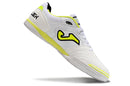 Chuteira de futsal Joma Top Flex Rebound na cor branca com detalhes em amarelo e preto.