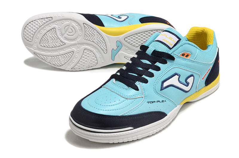 Chuteira de futsal Joma Top Flex Rebound na cor azul, com detalhes em preto e amarelo.