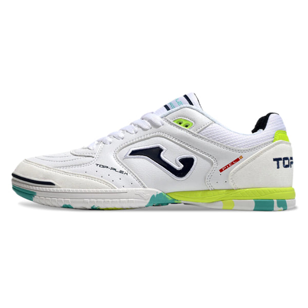 Chuteira de futsal Joma Top Flex Rebound na cor branca, com detalhes em verde e azul, vista lateral.