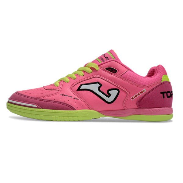 Chuteira de futsal Joma Top Flex Rebound na cor rosa com detalhes em verde.